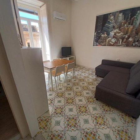 A Casa Di Nonna Ida, Nel Cuore Pulsante Di Napoli Екстериор снимка