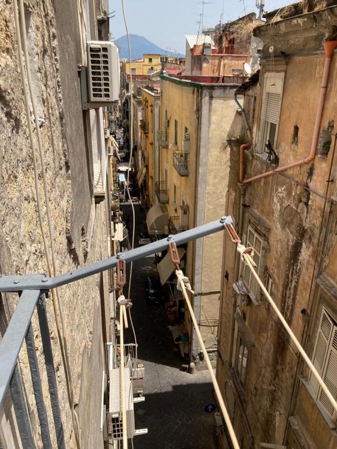 A Casa Di Nonna Ida, Nel Cuore Pulsante Di Napoli Екстериор снимка