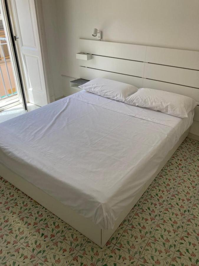 A Casa Di Nonna Ida, Nel Cuore Pulsante Di Napoli Екстериор снимка